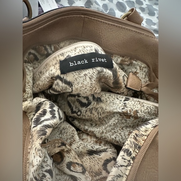 BLACK RIVET LARGE BROWN GENUINE LEATHER 4 COMPARTMENT PURSE 👛 - Picture 12 of 14